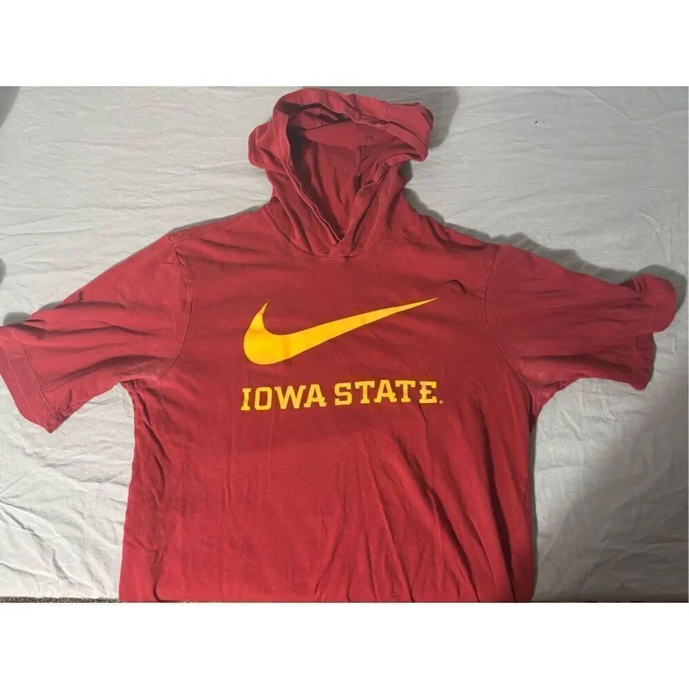Nike Iowa Cyclones Hooded Shirt Men's Medium M Red The Nike Tee